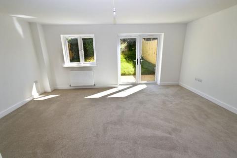 3 bedroom semi-detached house for sale, 9 Oakwood Drive
