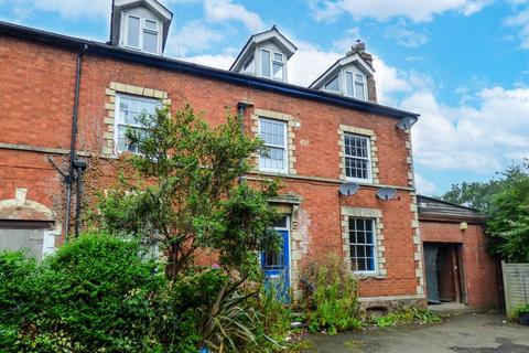 6 bedroom end of terrace house for sale, Worcester Road, Malvern, WR14 1EP