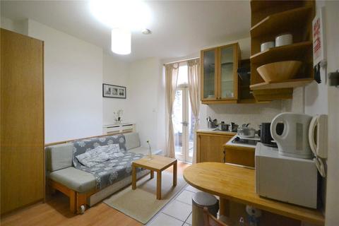 Studio to rent, Gloucester Street, Pimlico, London, SW1V