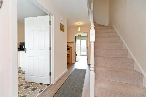 4 bedroom house to rent, Cheal Way, Wick, Littlehampton