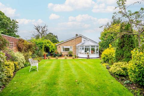 2 bedroom bungalow for sale, Hatfield Road, Hertfordshire AL4