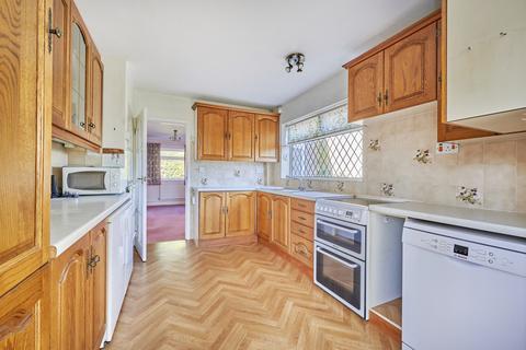 2 bedroom bungalow for sale, Hatfield Road, Hertfordshire AL4