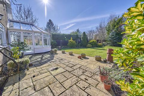 2 bedroom bungalow for sale, Hatfield Road, Hertfordshire AL4