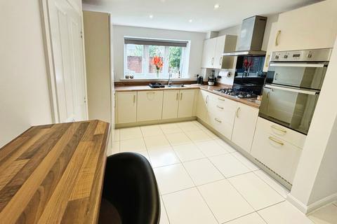 4 bedroom detached house for sale, Highlander Road, Chester CH3