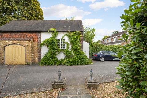 3 Ravenswood Court, Kingston Upon Thames, KT2 7JL