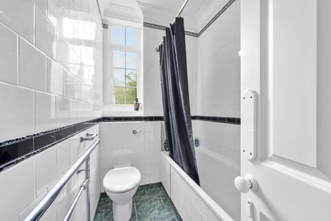 3 Ravenswood Court, Kingston Upon Thames, KT2 7JL