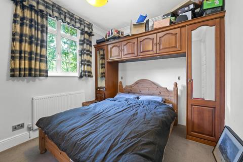 3 Ravenswood Court, Kingston Upon Thames, KT2 7JL
