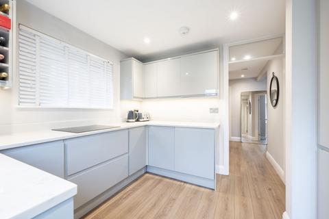 9 Blakes Lane, New Malden, KT3 6NP
