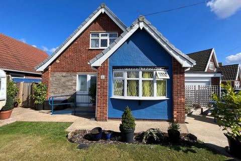 3 bedroom bungalow for sale, Waby Close, Lincolnshire DN37