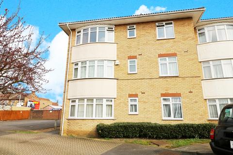 1 bedroom apartment to rent, 30 Springfield Drive, Essex IG2