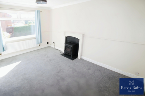 3 bedroom semi-detached house to rent, Fairfield Grove, Leeds LS26