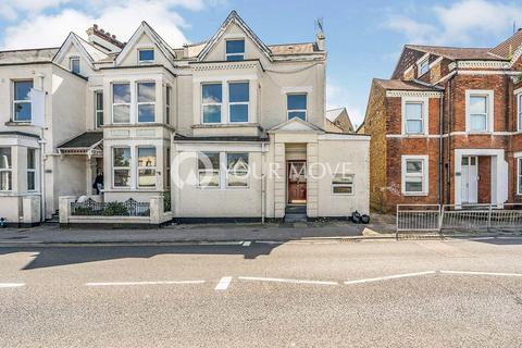 1 bedroom flat to rent, Balmoral Road, Kent ME7