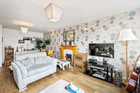 4d Beaufort Road, Reigate, RH2 9DJ