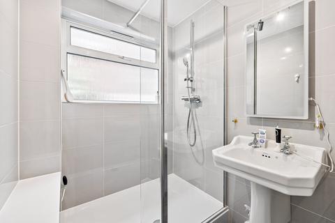 4d Beaufort Road, Reigate, RH2 9DJ