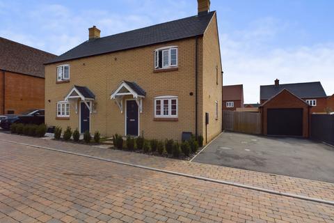 3 bedroom semi-detached house for sale, Hereford Close, Towcester, NN12