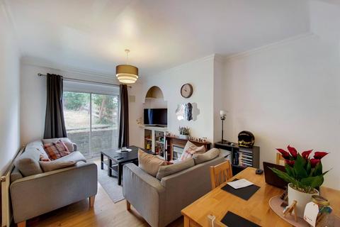 4 bedroom terraced house to rent, Northborough Road, Norbury, London, SW16