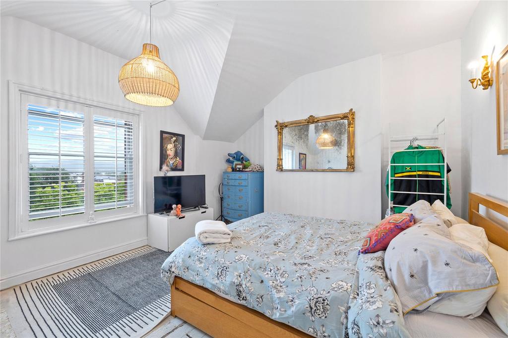 4 Bedrooms