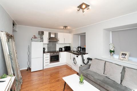 1 bedroom apartment for sale, Dean Court, North Orbital Road, Watford, Hertfordshire, WD25