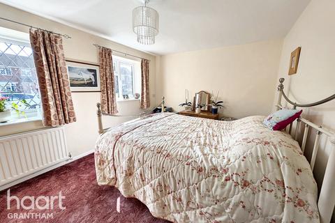 2 Meadow Close, Colsterworth, Grantham, NG33 5HS