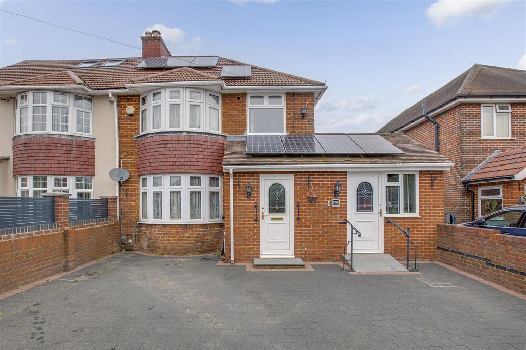 136 Cressex Road, HP12 4 UA 16.jpg