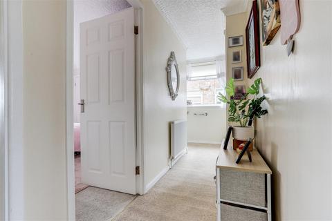 4 Ambleside Way, Gedling, Nottingham, NG4 2QY