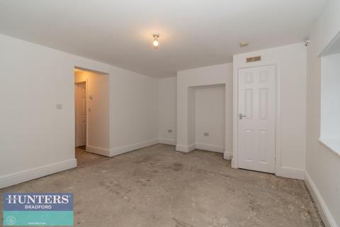 1 bedroom apartment for sale, FLAT - Huddersfield Road Wyke, Bradford, West Yorkshire, BD12 8NB