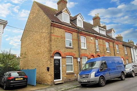 3 bedroom terraced house to rent, St Johns Road, Faversham, ME13 8EL