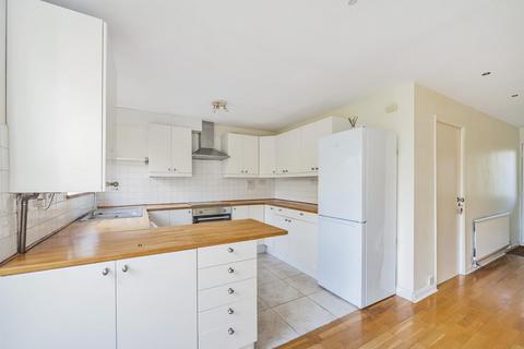 25 Beard Road, Kingston Upon Thames, KT2 5PG