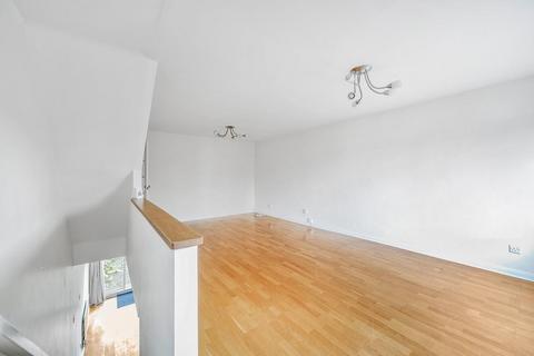 25 Beard Road, Kingston Upon Thames, KT2 5PG