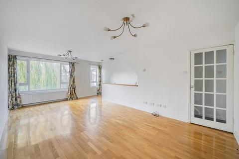 25 Beard Road, Kingston Upon Thames, KT2 5PG