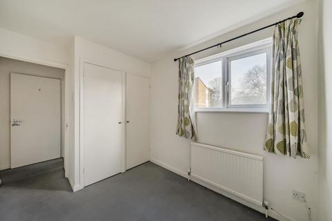 25 Beard Road, Kingston Upon Thames, KT2 5PG