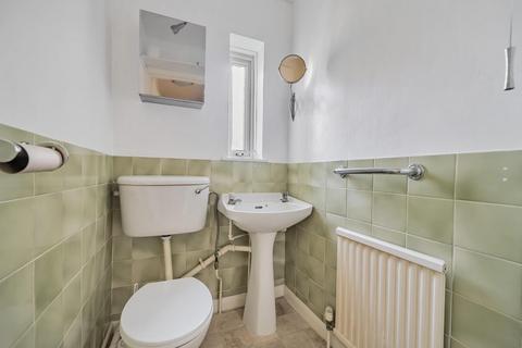 25 Beard Road, Kingston Upon Thames, KT2 5PG