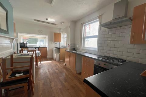 1 bedroom in a house share to rent, Monks Road, Exeter, EX4 7AY