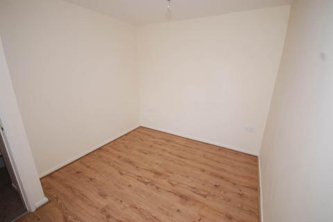 2 bedroom terraced house to rent, Hallsteads, Dove Holes SK17