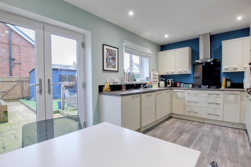 Dining kitchen