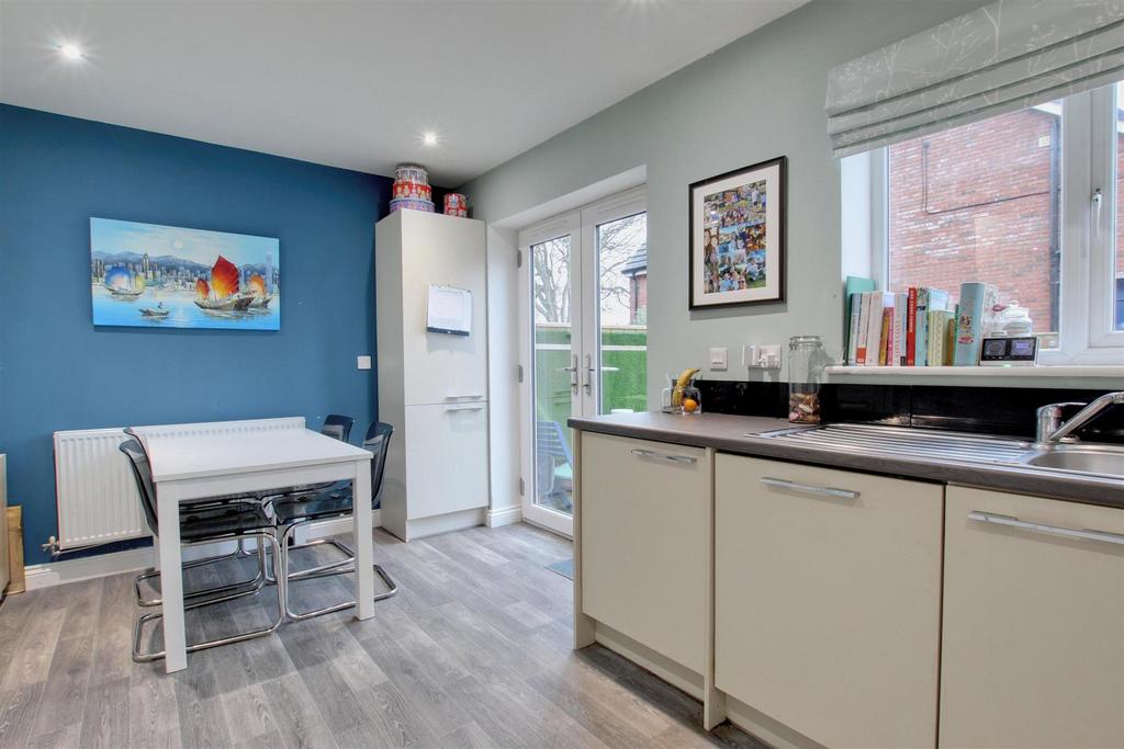 Dining kitchen