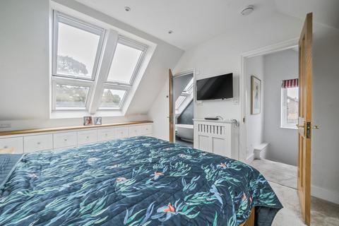 Rose Tree Cottage Glen Road, Grayshott, Hindhead, GU26 6NF