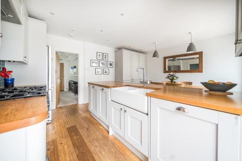 Rose Tree Cottage Glen Road, Grayshott, Hindhead, GU26 6NF