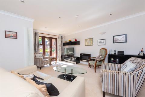 4 bedroom townhouse for sale, Heathlands Court, Wokingham RG40