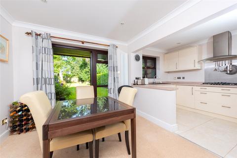 4 bedroom townhouse for sale, Heathlands Court, Wokingham RG40