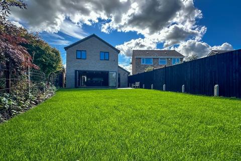 33 Ash Hayes Drive, Nailsea, Bristol, BS48 2LG