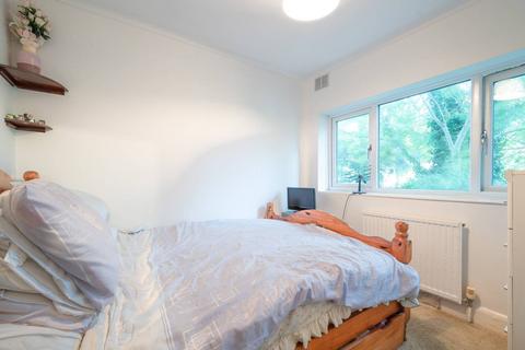 2 bedroom maisonette for sale, Morden Road, Mitcham, CR4