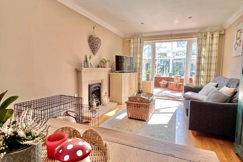 3 bedroom semi-detached house for sale, Uptons Garden, Whitminster, Gloucester