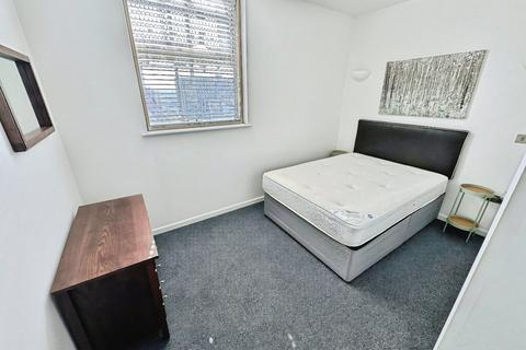 2 bedroom flat to rent, West Point, Wellington Street, Leeds, West Yorkshire, LS1
