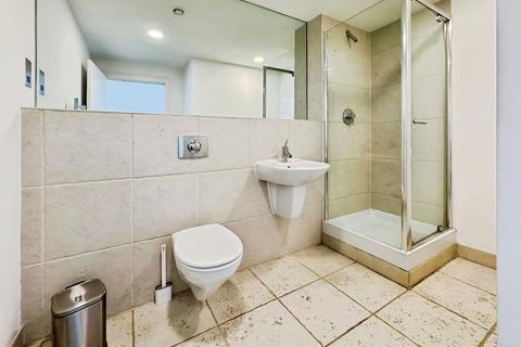 2 bedroom flat to rent, West Point, Wellington Street, Leeds, West Yorkshire, LS1
