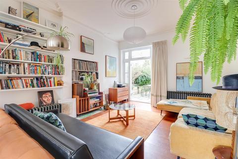 14 Cobham Road, Westcliff-on-sea, SS0 8EA