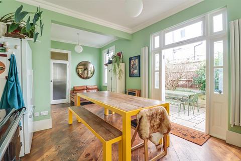 14 Cobham Road, Westcliff-on-sea, SS0 8EA