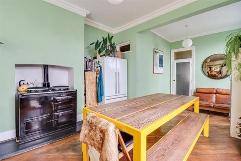 14 Cobham Road, Westcliff-on-sea, SS0 8EA