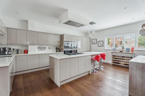5 bedroom semi-detached house for sale, Lendon Grove, Gubblecote, Tring