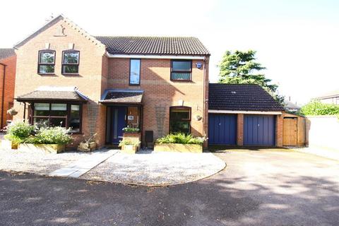 5 bedroom house for sale, Rackstraw Grove, Old Farm Park, Milton Keynes